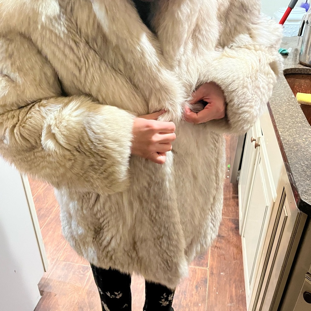 Saga Furs Natural Fox Fur Coat M/10 - Picture 5 of 16